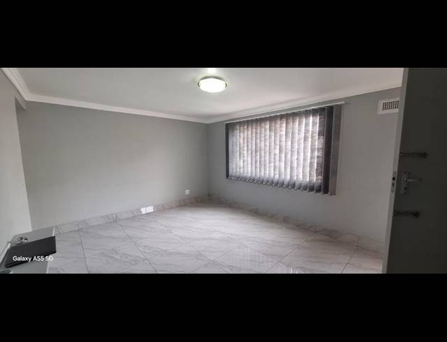 2 BEDROOM APARTMENT FOR SALE IN CLAYFIELD